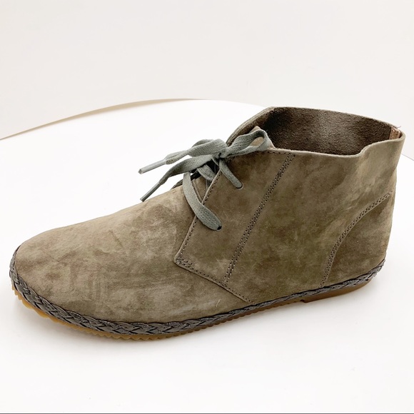 {Aetrex} Addison Suede Lace-Up Sneaker Booties - Picture 7 of 16